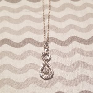 Womens teardrop pendent